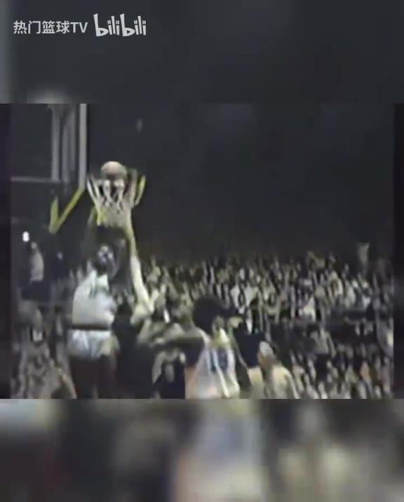 這是怪物嗎？張伯倫高中時期是怎么打球的？校園里的明星！