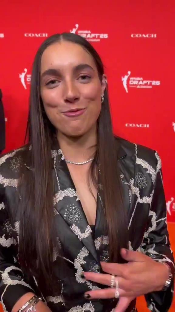 少爺真全能啊！威少還幫WNBA新秀妹子們?cè)O(shè)計(jì)今晚的服裝